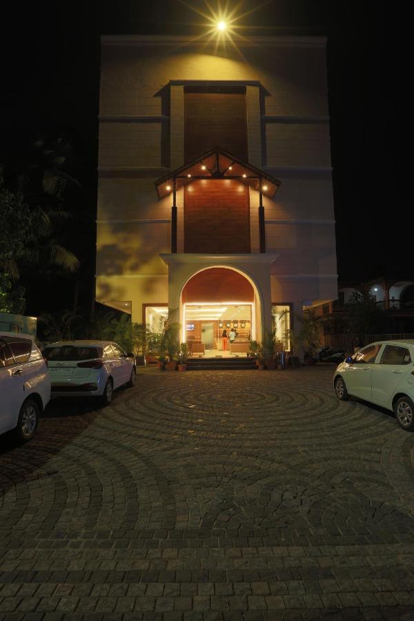 Resort The Lohias, Goa Candolim Ngoại thất bức ảnh