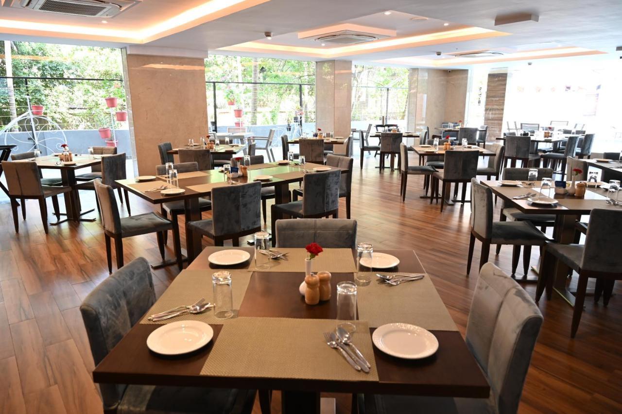 Resort The Lohias, Goa Candolim Ngoại thất bức ảnh