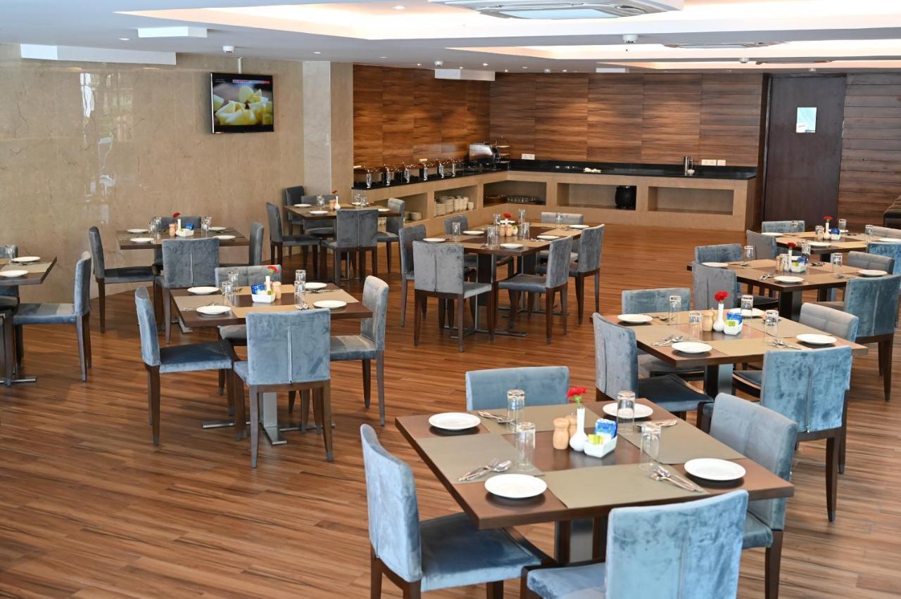 Resort The Lohias, Goa Candolim Ngoại thất bức ảnh